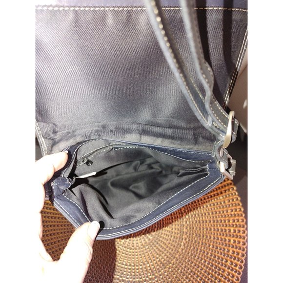 Chaos Leather Collection Crossbody - Picture 8 of 9